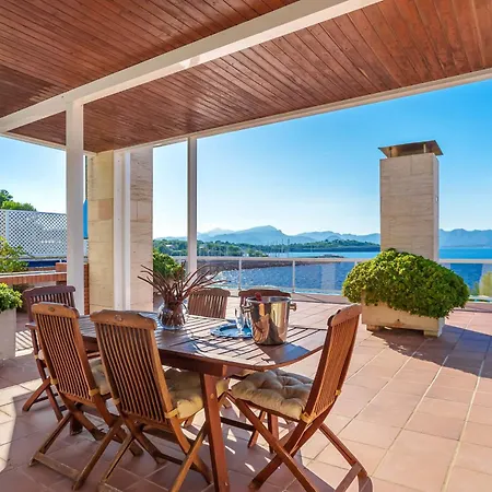 Penthouse La Victoria Apartment *