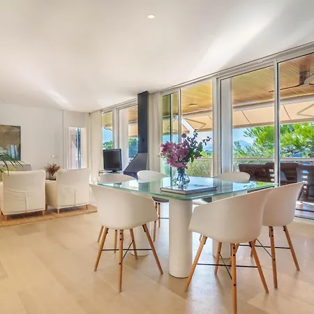Penthouse La Victoria Apartment